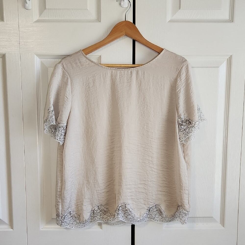 Violeta By Mango Womens Beige Lace Blouse Size XS Floral Silky Fairycore‎ Light